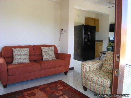 Augusta'S Apartments Rodney Bay ภายนอก รูปภาพ