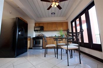 Augusta'S Apartments Rodney Bay ภายนอก รูปภาพ
