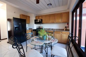 Augusta'S Apartments Rodney Bay ภายนอก รูปภาพ