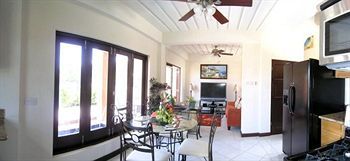 Augusta'S Apartments Rodney Bay ภายนอก รูปภาพ