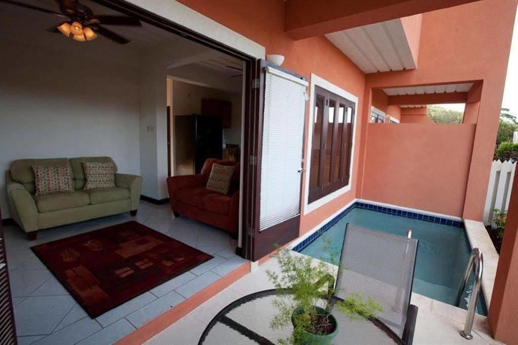 Augusta'S Apartments Rodney Bay ภายนอก รูปภาพ