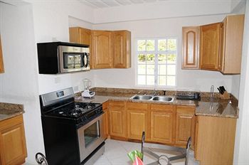 Augusta'S Apartments Rodney Bay ภายนอก รูปภาพ